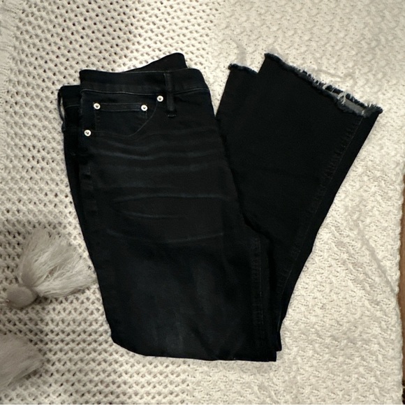 J. Crew Denim - J CREW DEMIN WOMENS 9”BILLIE DEMI BOOT CROP 26 CROP INSEAM 15 1/2 LEG OPENING 31